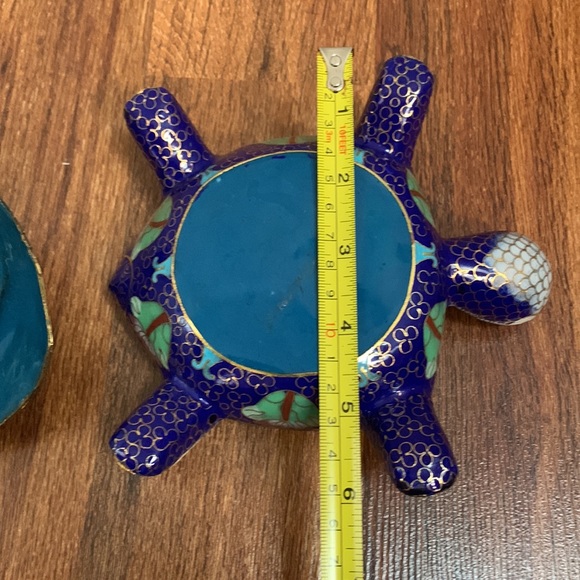 Unique vintage 3D cloisonné indigo turtle w removable lid 6” around - Picture 8 of 14